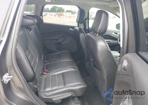 2019 Ford Escape Titanium z USA, uszkodzony, nr VIN 1FMCU0J99KUC37205